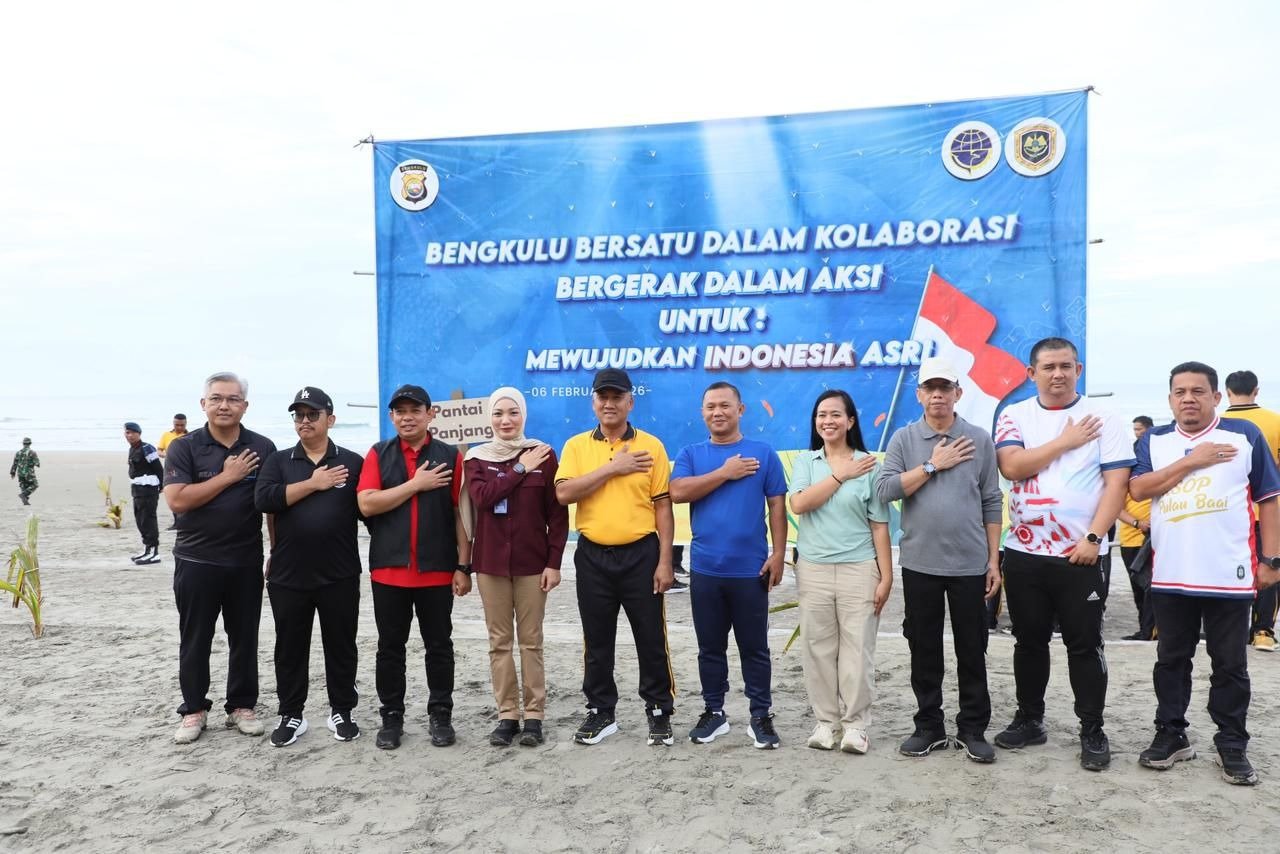 Sejalan Arahan Presiden Gerakan Indonesia Asri, Kapolda Bengkulu Konsisten Jalankan Program Bersih Pantai GEMPAR