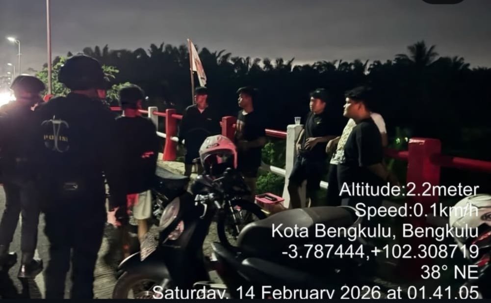 Patroli Malam Hingga Dini Hari, Brimob Polda Bengkulu Jaga Kamtibmas Tetap Kondusif